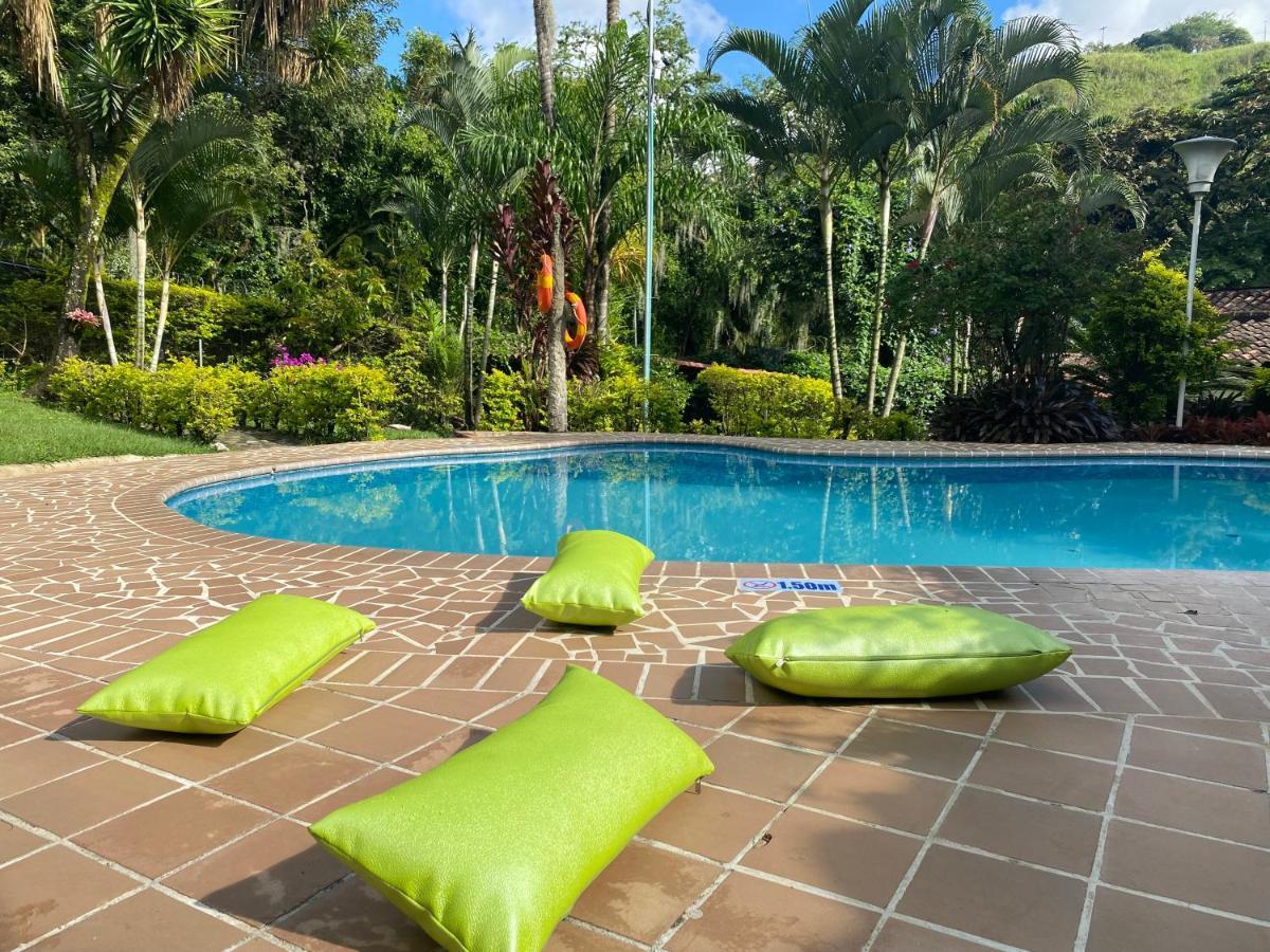 Finca Villa Chalet Del Rio Cali Farm Villa Chalet Cali River Buitenkant foto
