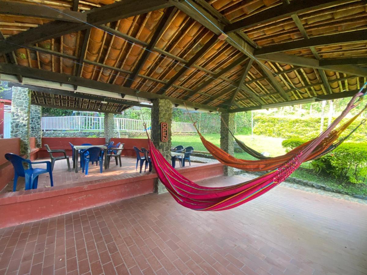 Finca Villa Chalet Del Rio Cali Farm Villa Chalet Cali River Buitenkant foto