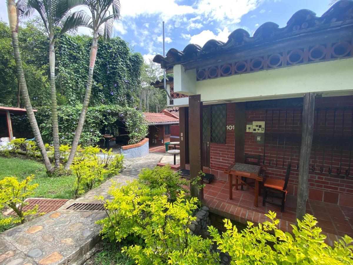 Finca Villa Chalet Del Rio Cali Farm Villa Chalet Cali River Buitenkant foto
