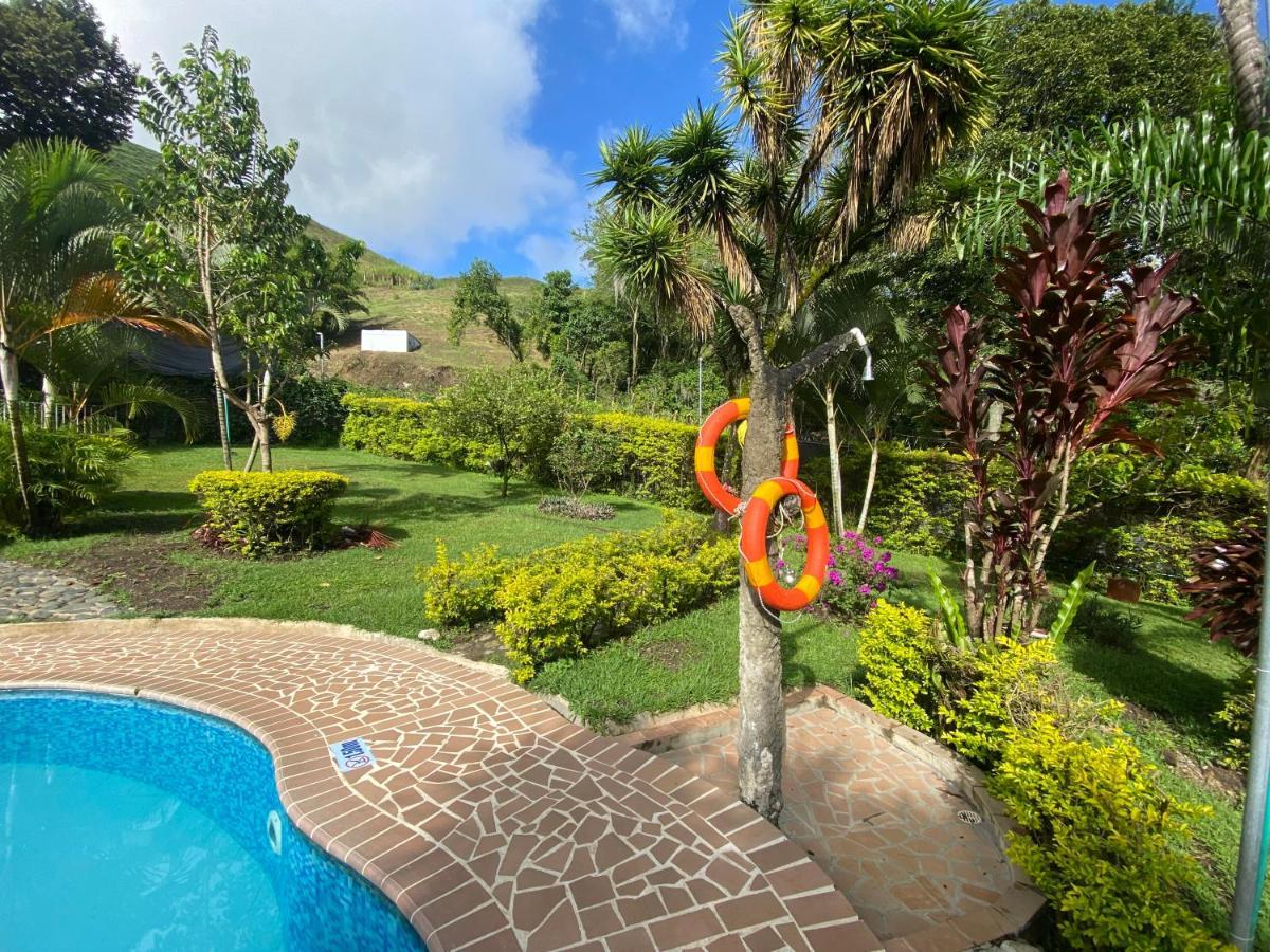 Finca Villa Chalet Del Rio Cali Farm Villa Chalet Cali River Buitenkant foto