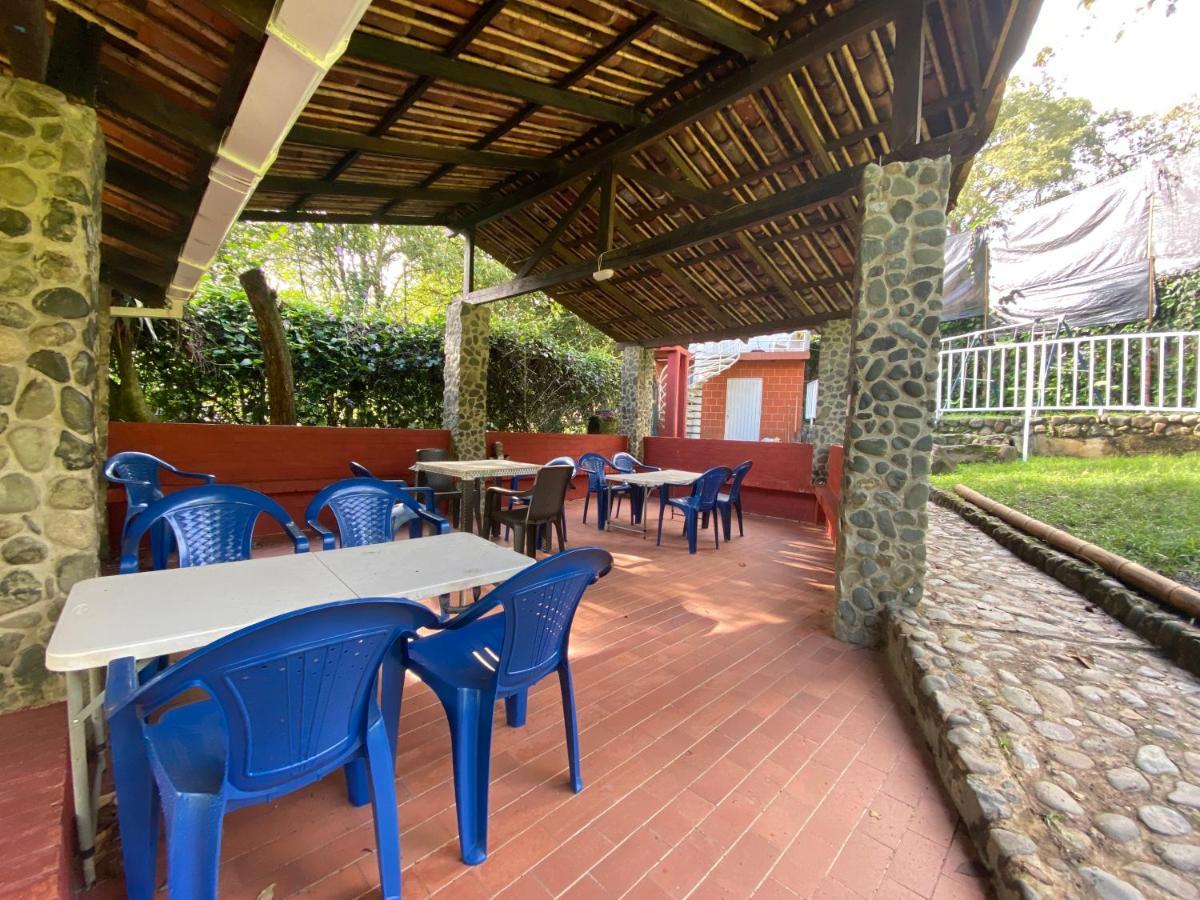 Finca Villa Chalet Del Rio Cali Farm Villa Chalet Cali River Buitenkant foto