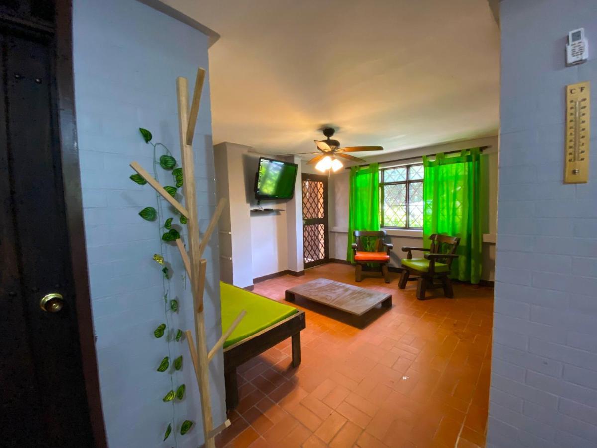 Finca Villa Chalet Del Rio Cali Farm Villa Chalet Cali River Buitenkant foto